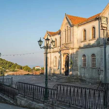 Adrieli Kır Evi Ayos Nikolaos
