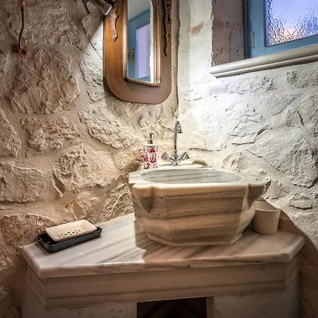 Kır Evi Adrieli